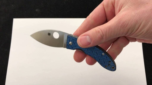 Складной нож Spyderco Lil' Lum Blue Nishijin - 205GFBLP фото 9 Складной нож Spyderco Lil' Lum Blue Nishijin - 205GFBLP фото 9
